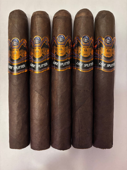Maduro Robusto-Premium Cigar